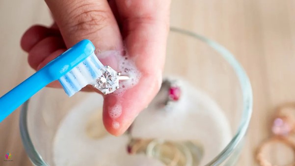 Five Professional Cleaning Tips for Effortless Jewellery Shine