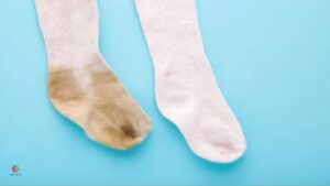 4 Efficient Ways to Clean White Socks